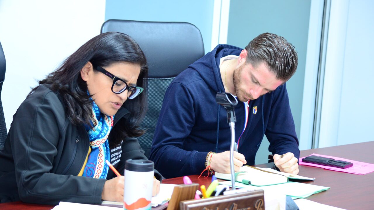 FIRMA LA COMISIÓN DE BIENESTAR ANIMAL DEL CONGRESO CDMX Y LA ALCALDÍA IZTAPALAPA ACUERDO DE COLABORACIÓN INTERINSTITUCIONAL PARA LA PROTECIÓN Y EL BIENESTAR ANIMAL